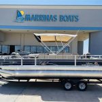 2023 FISHIN BARGE 22 DLX - Sun Tracker