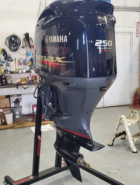 2021 Yamaha VMAX SHO 250 HP 4-Stroke 25″ (L)