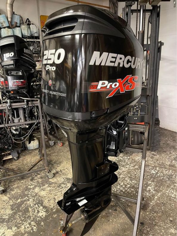 thumbnail image 2 of EliteShield Outboard Motor Storage Cover For Mercury 250 Optimax Pro XS 25" Shaft 2 of 3